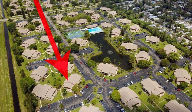 311 Pine Ridge Circle B-1, Greenacres, FL 33463