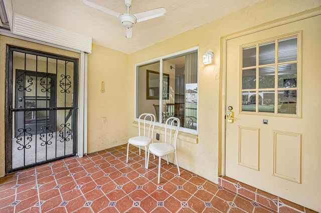 311 Pine Ridge Circle B-1, Greenacres, FL 33463