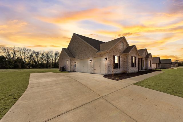 1040 Julian Drive, Van Alstyne, TX 75495