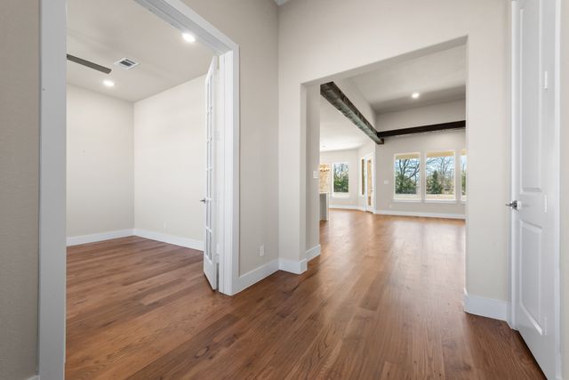 1040 Julian Drive, Van Alstyne, TX 75495