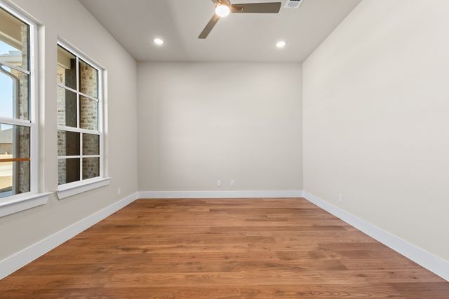 1040 Julian Drive, Van Alstyne, TX 75495