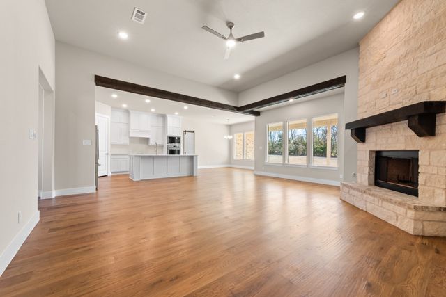 1040 Julian Drive, Van Alstyne, TX 75495