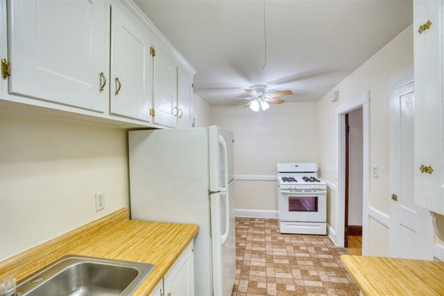 29 Channing St 4, Quincy, MA 02170