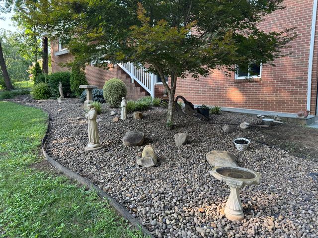 136 Sherwood DR, Blue Ridge, VA 24064