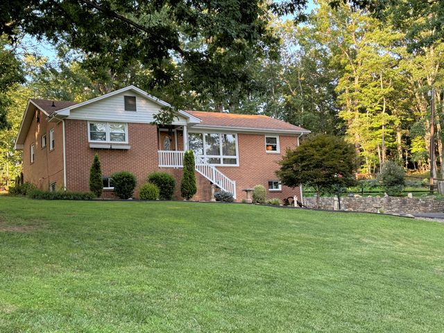 136 Sherwood DR, Blue Ridge, VA 24064