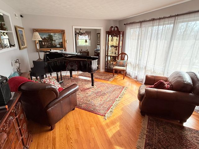 136 Sherwood DR, Blue Ridge, VA 24064