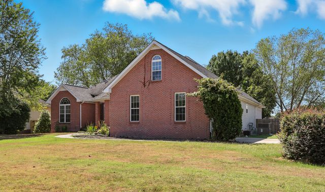 801 Isaac Ct, Clarksville, TN 37040