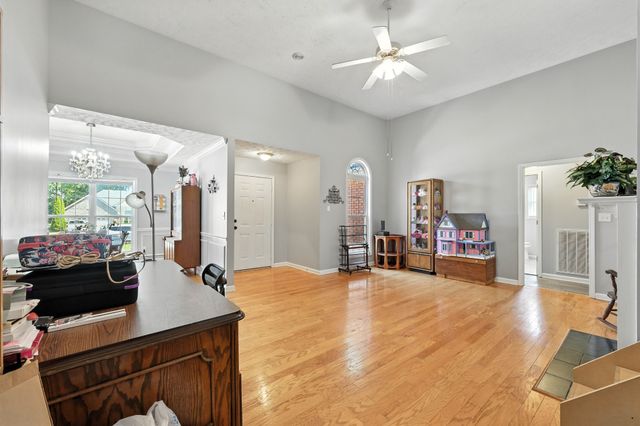 801 Isaac Ct, Clarksville, TN 37040