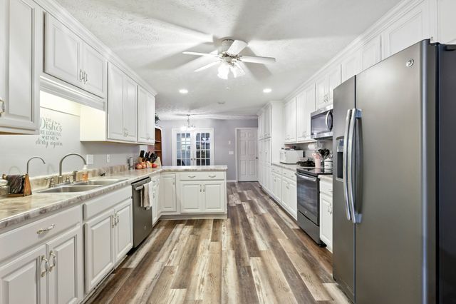 801 Isaac Ct, Clarksville, TN 37040