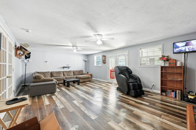 801 Isaac Ct, Clarksville, TN 37040