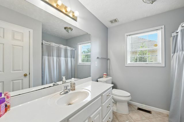 801 Isaac Ct, Clarksville, TN 37040