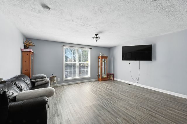 801 Isaac Ct, Clarksville, TN 37040