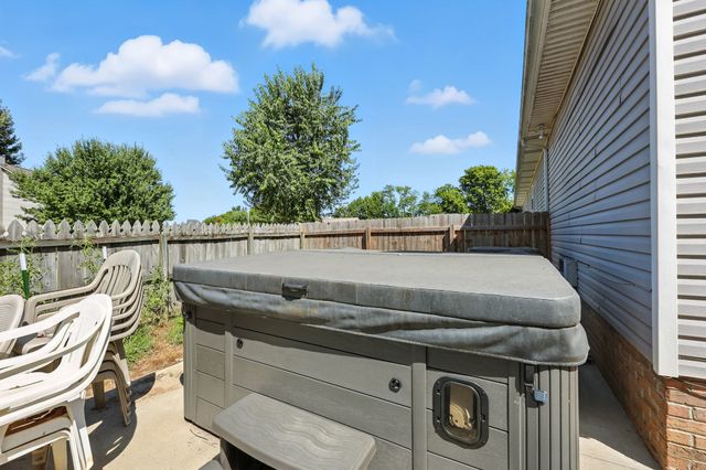 801 Isaac Ct, Clarksville, TN 37040