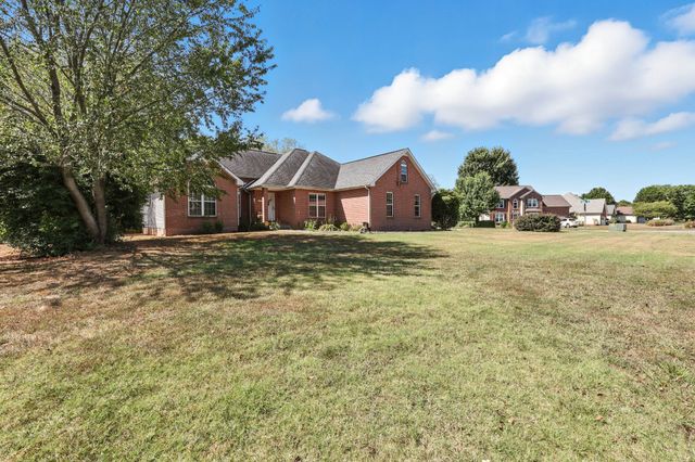 801 Isaac Ct, Clarksville, TN 37040