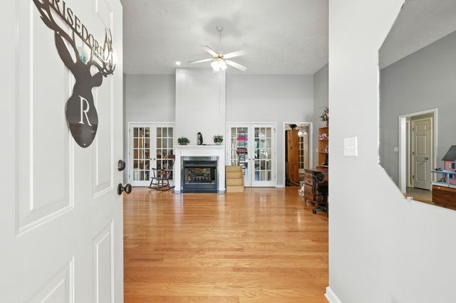 801 Isaac Ct, Clarksville, TN 37040