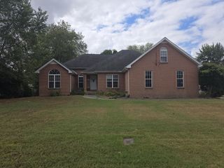 801 Isaac Ct, Clarksville, TN 37040