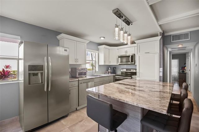352 Saxony Trail 352, Delray Beach, FL 33446