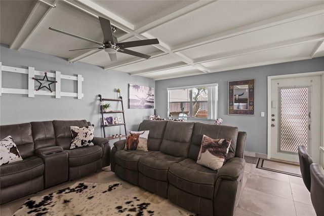 352 Saxony Trail 352, Delray Beach, FL 33446