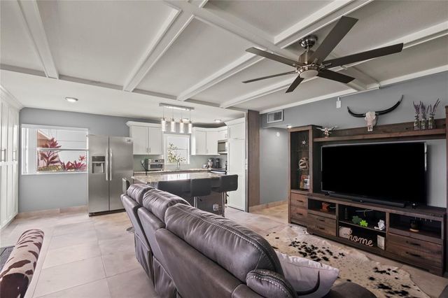 352 Saxony Trail 352, Delray Beach, FL 33446