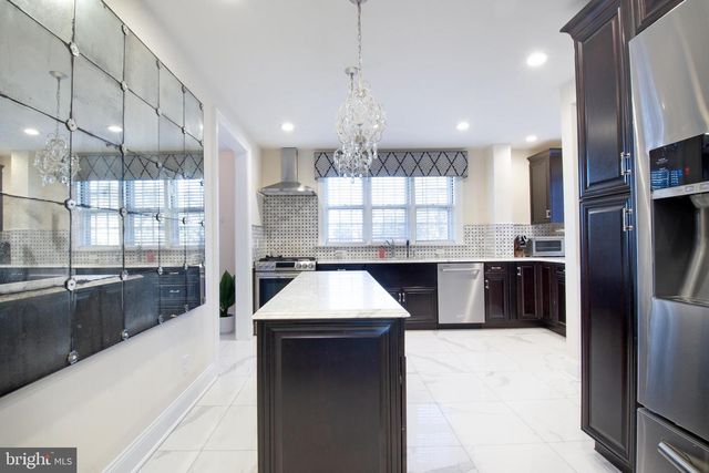 28 W CLARKE AVE, Milford, DE 19963