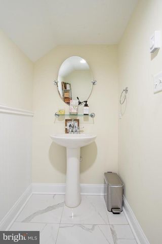 28 W CLARKE AVE, Milford, DE 19963