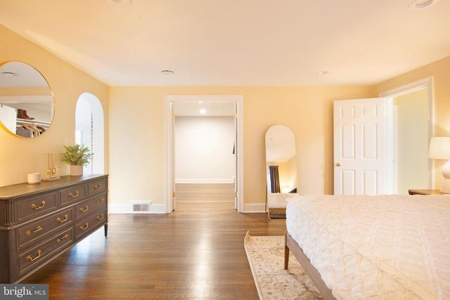 28 W CLARKE AVE, Milford, DE 19963