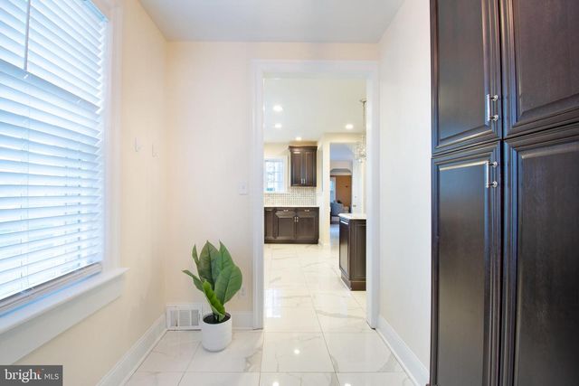 28 W CLARKE AVE, Milford, DE 19963