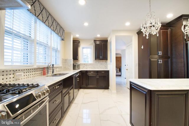 28 W CLARKE AVE, Milford, DE 19963