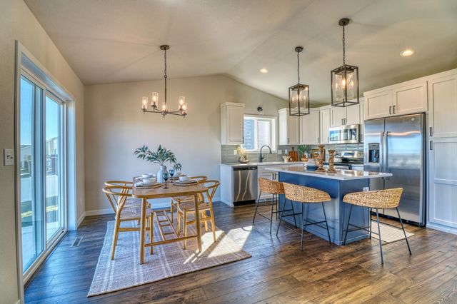 7016 32nd Street S, Fargo, ND 58104