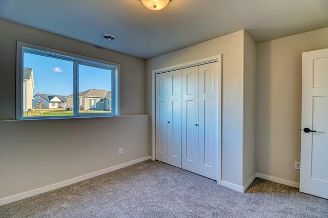 7016 32nd Street S, Fargo, ND 58104