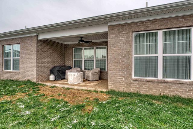 6965 Ironwood Circle, Newburgh, IN 47630