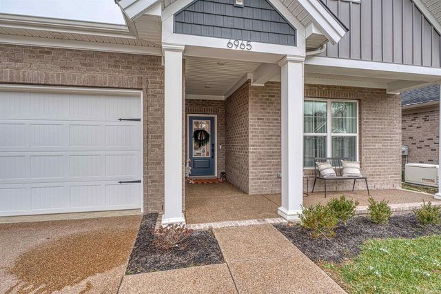 6965 Ironwood Circle, Newburgh, IN 47630