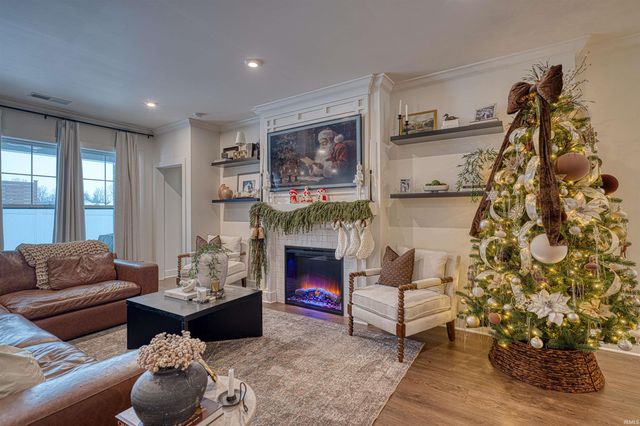 6965 Ironwood Circle, Newburgh, IN 47630