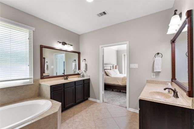 8186 Laughing Falcon Trail, Conroe, TX 77385