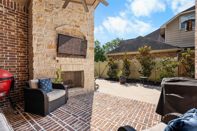 8186 Laughing Falcon Trail, Conroe, TX 77385