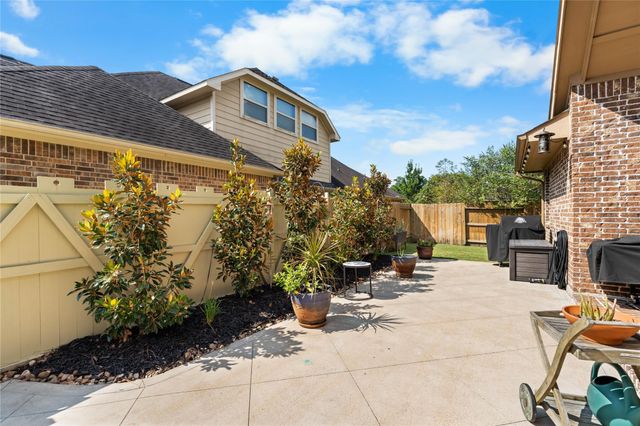 8186 Laughing Falcon Trail, Conroe, TX 77385