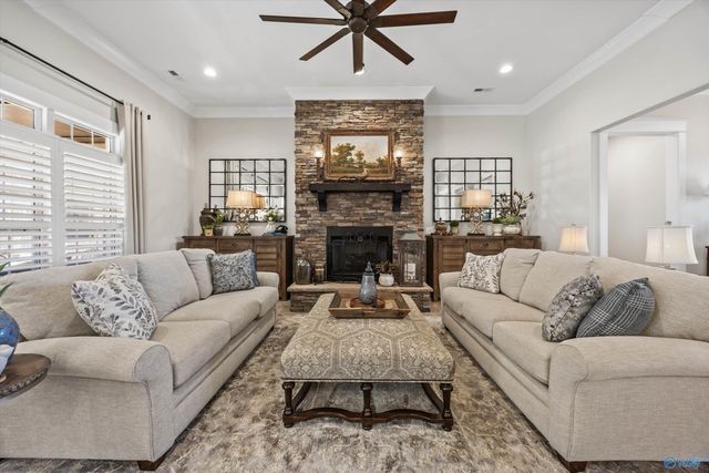 8300 Riley Ridge Way SE, Owens Cross Roads, AL 35763