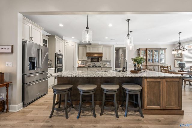 8300 Riley Ridge Way SE, Owens Cross Roads, AL 35763