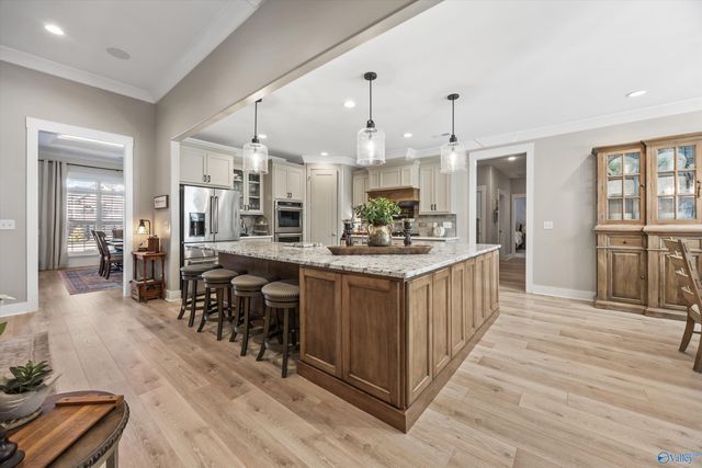 8300 Riley Ridge Way SE, Owens Cross Roads, AL 35763