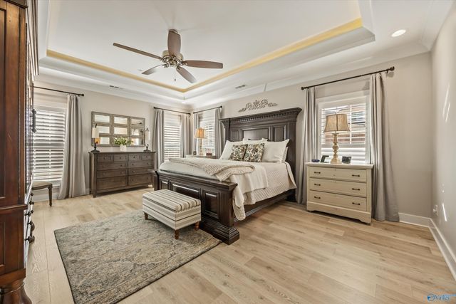 8300 Riley Ridge Way SE, Owens Cross Roads, AL 35763