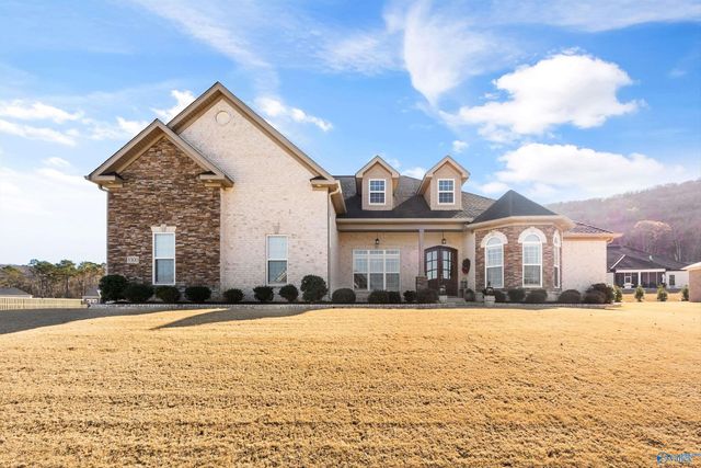 8300 Riley Ridge Way SE, Owens Cross Roads, AL 35763