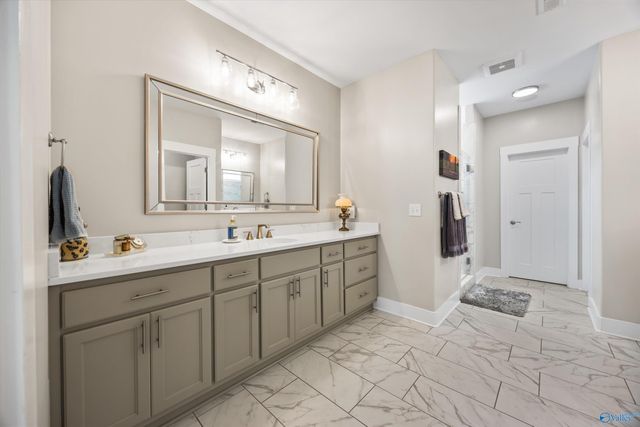 8300 Riley Ridge Way SE, Owens Cross Roads, AL 35763