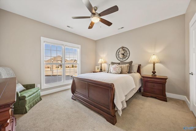 8300 Riley Ridge Way SE, Owens Cross Roads, AL 35763