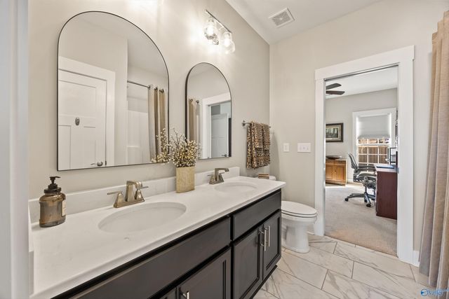 8300 Riley Ridge Way SE, Owens Cross Roads, AL 35763