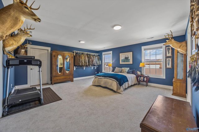 8300 Riley Ridge Way SE, Owens Cross Roads, AL 35763