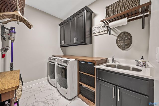 8300 Riley Ridge Way SE, Owens Cross Roads, AL 35763