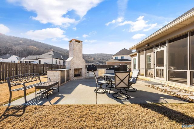 8300 Riley Ridge Way SE, Owens Cross Roads, AL 35763