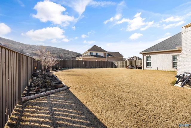 8300 Riley Ridge Way SE, Owens Cross Roads, AL 35763