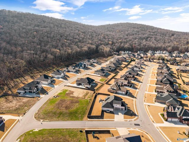 8300 Riley Ridge Way SE, Owens Cross Roads, AL 35763