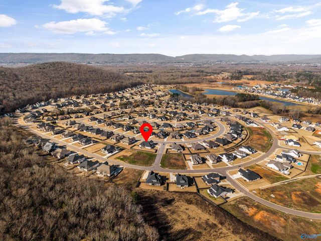 8300 Riley Ridge Way SE, Owens Cross Roads, AL 35763